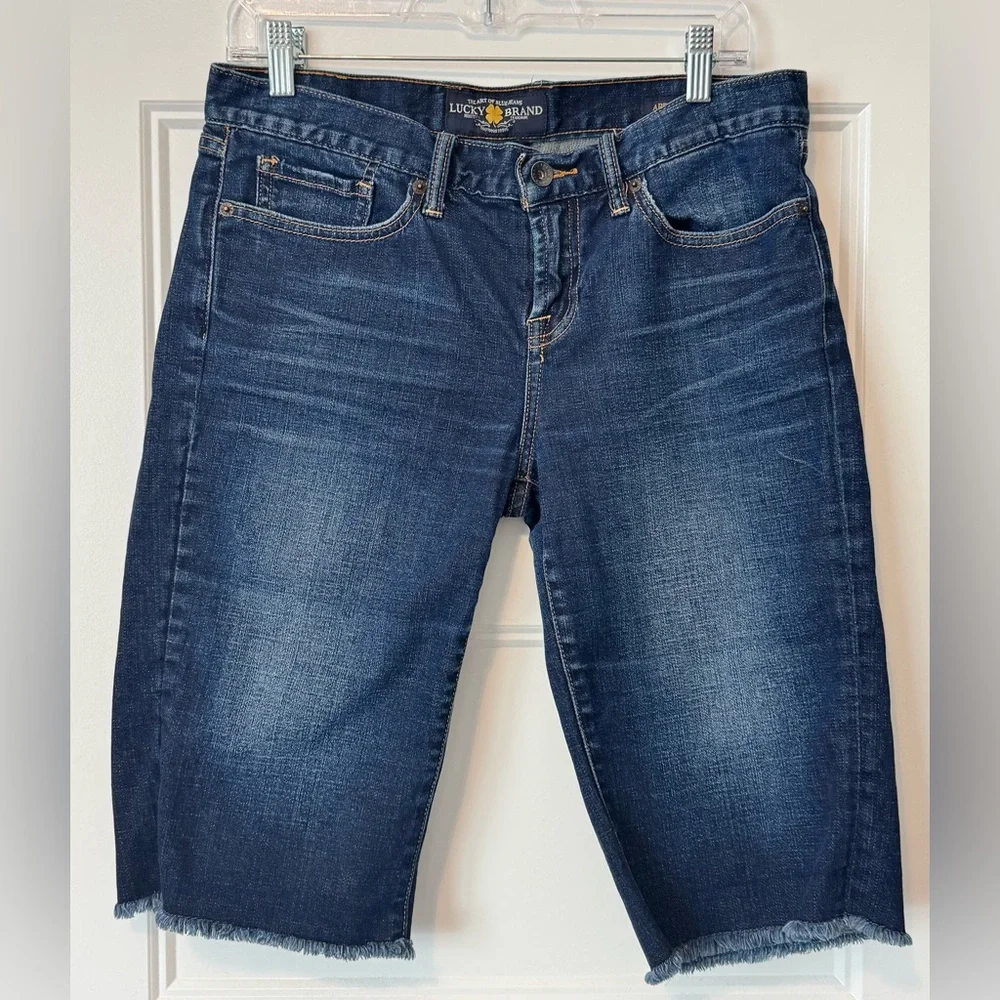 Lucky Brand Abbey Bermuda Denim Shorts Raw Hem Size 8 / 29